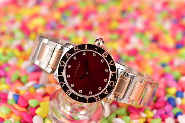 ブルガリ時計正面デザイン